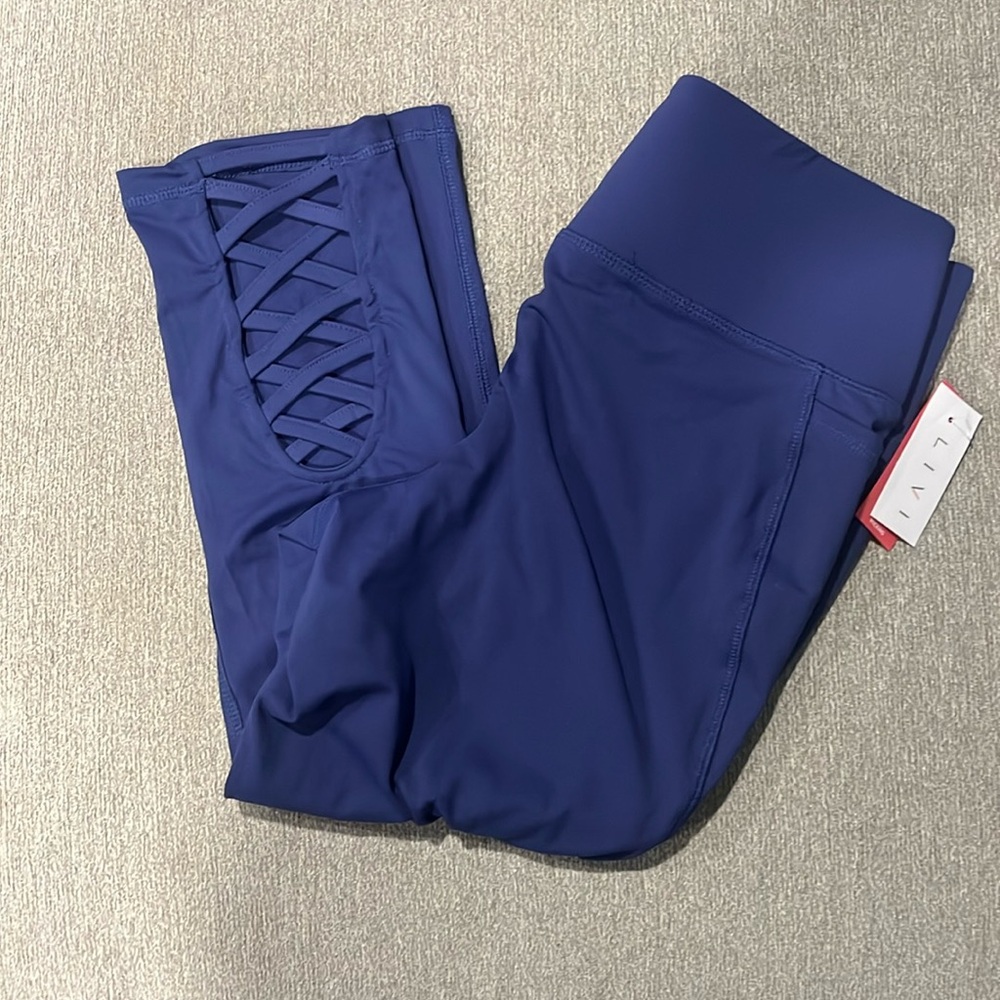 Livi Capri workout pants with pockets